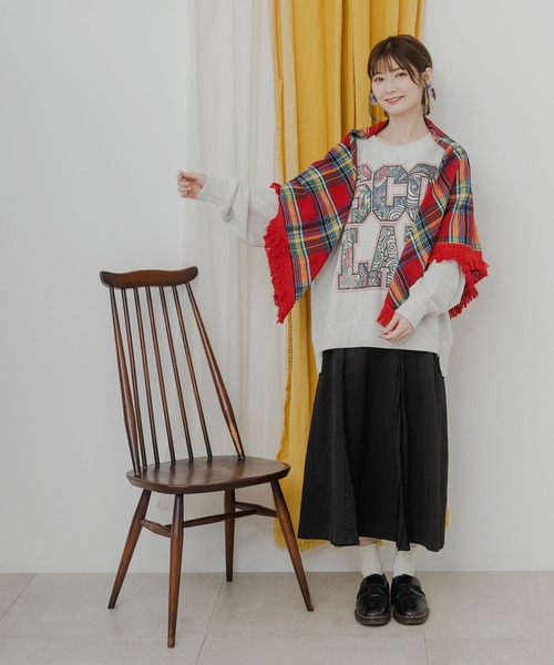ScoLar(スカラー)の「633301:花刺繍入り チェック柄大判ストール(ストール/ショール・レディース・ブラック/パープル/レッド・FREE)」の13枚目の写真