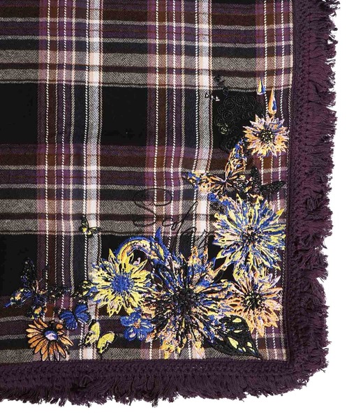 ScoLar(スカラー)の「633301:花刺繍入り チェック柄大判ストール(ストール/ショール・レディース・ブラック/パープル/レッド・FREE)」の19枚目の写真
