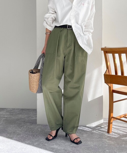 fredy emue(フレディエミュ)の「カーブベイカーパンツ(その他パンツ・レディース・カーキ・36/38)」の13枚目の写真