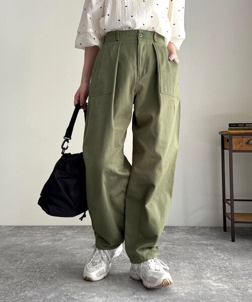 fredy emue(フレディエミュ)の「カーブベイカーパンツ(その他パンツ・レディース・カーキ・36/38)」の12枚目の写真