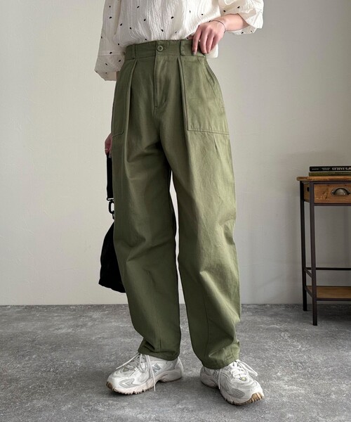 fredy emue(フレディエミュ)の「カーブベイカーパンツ(その他パンツ・レディース・カーキ・36/38)」の15枚目の写真