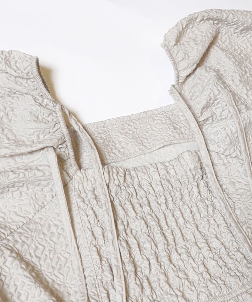 coca（coca）（コカ）の「【WEB限定セール】上品エンボスバックシャンギャザーブラウス（シャツ/ブラウス・レディース・ブラック/ライトベージュ・M/L）」の14枚目の写真