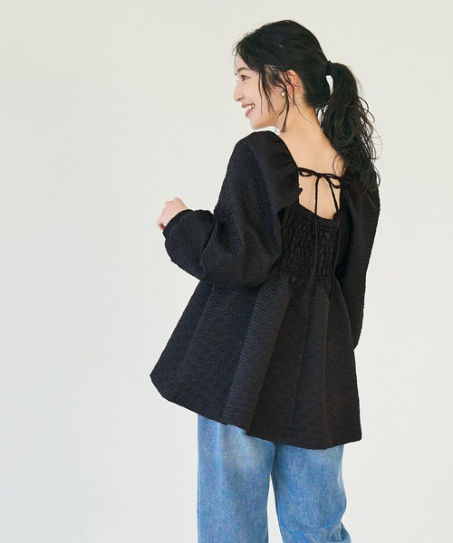 coca（coca）（コカ）の「【WEB限定セール】上品エンボスバックシャンギャザーブラウス（シャツ/ブラウス・レディース・ブラック/ライトベージュ・M/L）」の9枚目の写真