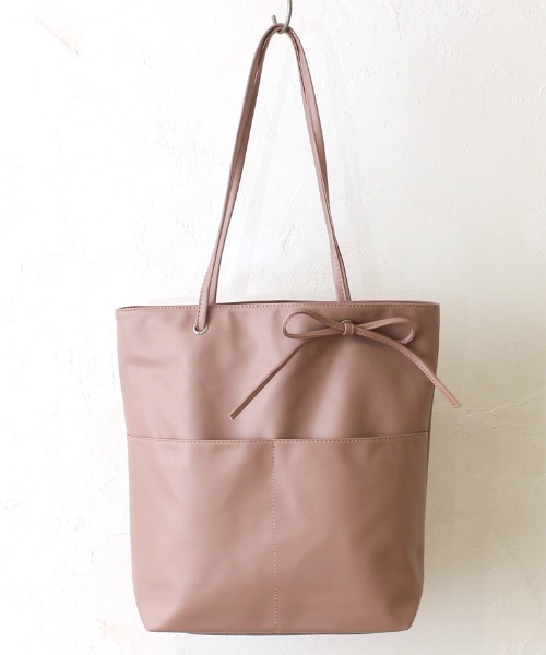Per sist ence(パーシエンス)の「【25SS/リニューアルして登場!】フェイクレザーリボン付きA4トート(トートバッグ・レディース・アイボリー/ブラック/ライトグレー/ピンク/シルバー/シャンパン・FREE)」の4枚目の写真