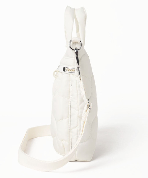 完売品　レスポートサック　アトリエ　ホワイトキルト　ショルダーバッグ　パール LeSportsac（レスポートサック）の「SMALL HELMET BAG ホワイト