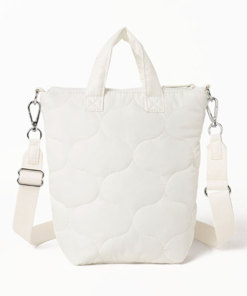 LeSportsac ❤︎ SMALL HELMET BAGホワイトキルト LeSportsac（レスポートサック）の「SMALL HELMET BAG ホワイト