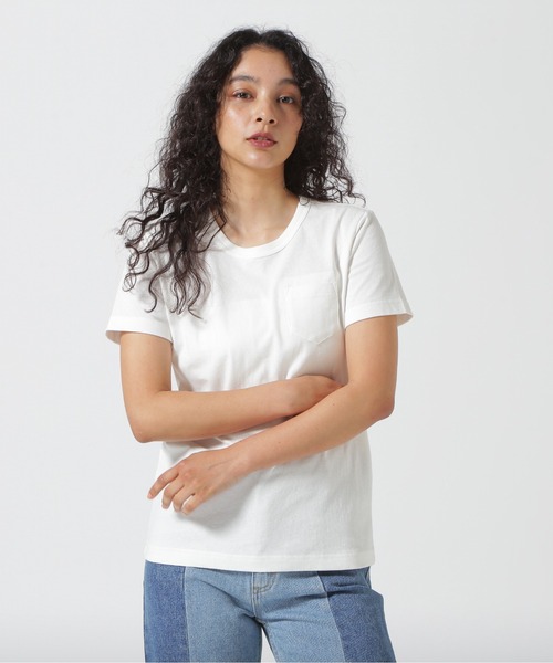 AVIREX(アヴィレックス)の「《直営店限定》PLAIN T-SHIRT/プレーンTシャツ(Tシャツ/カットソー・レディース・オフホワイト/ブラック・SMALL/MEDIUM)」の1枚目の写真