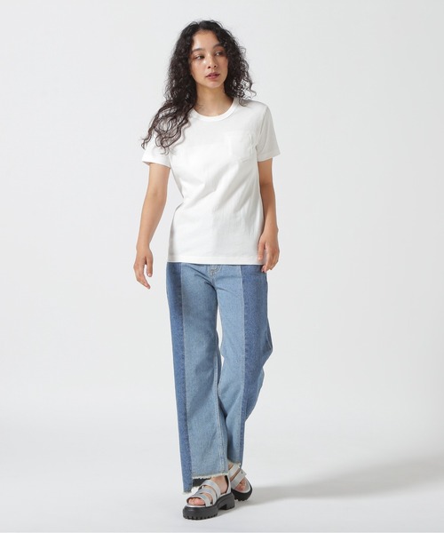 AVIREX(アヴィレックス)の「《直営店限定》PLAIN T-SHIRT/プレーンTシャツ(Tシャツ/カットソー・レディース・オフホワイト/ブラック・SMALL/MEDIUM)」の5枚目の写真