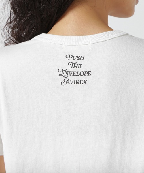 AVIREX(アヴィレックス)の「《直営店限定》PLAIN T-SHIRT/プレーンTシャツ(Tシャツ/カットソー・レディース・オフホワイト/ブラック・SMALL/MEDIUM)」の6枚目の写真