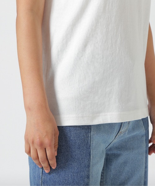 AVIREX(アヴィレックス)の「《直営店限定》PLAIN T-SHIRT/プレーンTシャツ(Tシャツ/カットソー・レディース・オフホワイト/ブラック・SMALL/MEDIUM)」の7枚目の写真