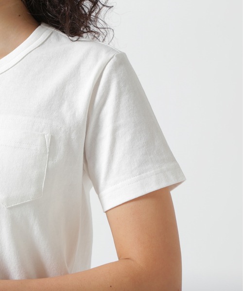 AVIREX(アヴィレックス)の「《直営店限定》PLAIN T-SHIRT/プレーンTシャツ(Tシャツ/カットソー・レディース・オフホワイト/ブラック・SMALL/MEDIUM)」の8枚目の写真