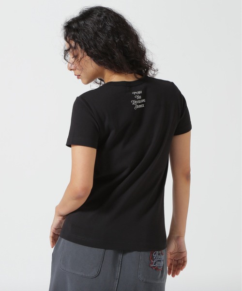 AVIREX(アヴィレックス)の「《直営店限定》PLAIN T-SHIRT/プレーンTシャツ(Tシャツ/カットソー・レディース・オフホワイト/ブラック・SMALL/MEDIUM)」の10枚目の写真