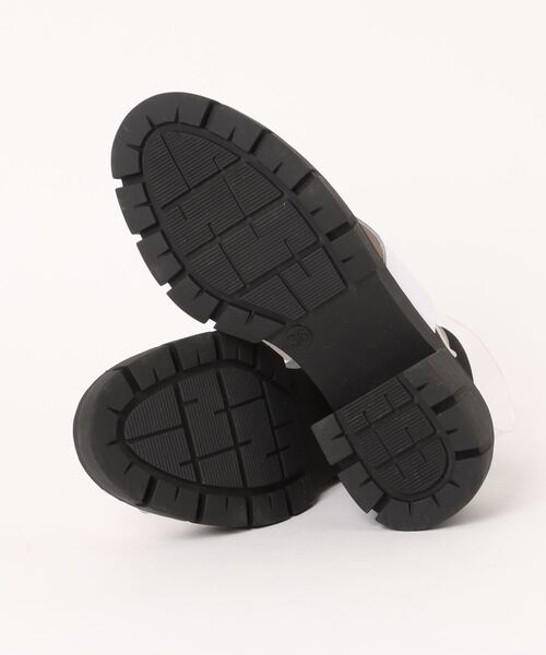 Rivel（リヴェル）の「【VINILO/ヴィニーロ】レザー厚底サンダル ミュールサンダル（サンダル・レディース・ブラック/ホワイト・37/38/36）」の4枚目の写真