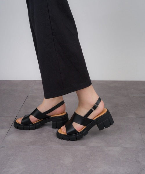 Rivel（リヴェル）の「【VINILO/ヴィニーロ】レザー厚底サンダル ミュールサンダル（サンダル・レディース・ブラック/ホワイト・37/38/36）」の11枚目の写真