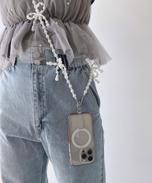 AS KNOW AS plus（アズノゥアズプラス）の「モチーフビーズストラップ スマホチェーン（リボン・フラワー）（スマホグッズ・レディース・ホワイト系/ブラック系/シルバー系その他/シルバー系/ホワイト系その他・FREE）」の3枚目の写真