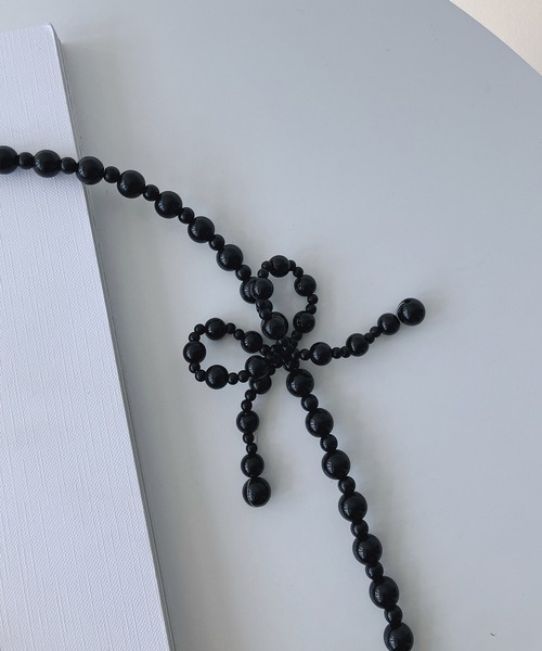 AS KNOW AS plus（アズノゥアズプラス）の「モチーフビーズストラップ スマホチェーン（リボン・フラワー）（スマホグッズ・レディース・ホワイト系/ブラック系/シルバー系その他/シルバー系/ホワイト系その他・FREE）」の15枚目の写真