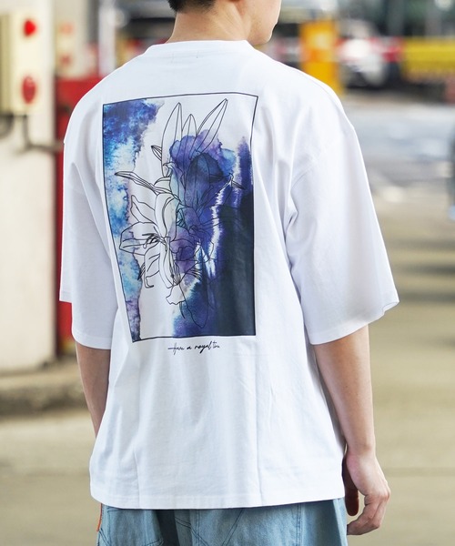 【 】バーティカル・バックプリントTシャツ/水色 セール】【unisex】ロゴ刺繍 イラストガール Tシャツ / バック