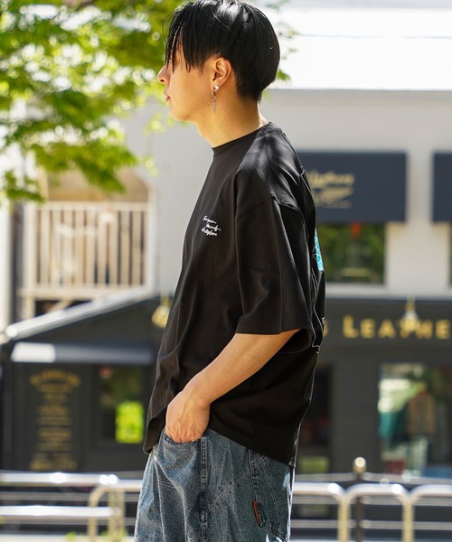 1111clothing(ワンフォークロージング)の「【unisex】水彩画風 フラワー バックプリントTシャツ / ロゴ刺繍 花柄 オーバーサイズ Tシャツ メンズ レディース(Tシャツ/カットソー・メンズ・ブラック系1/ホワイト系1/ホワイト系2/ブラック系2/ホワイト系3/ブラック系3・M/L)」の17枚目の写真