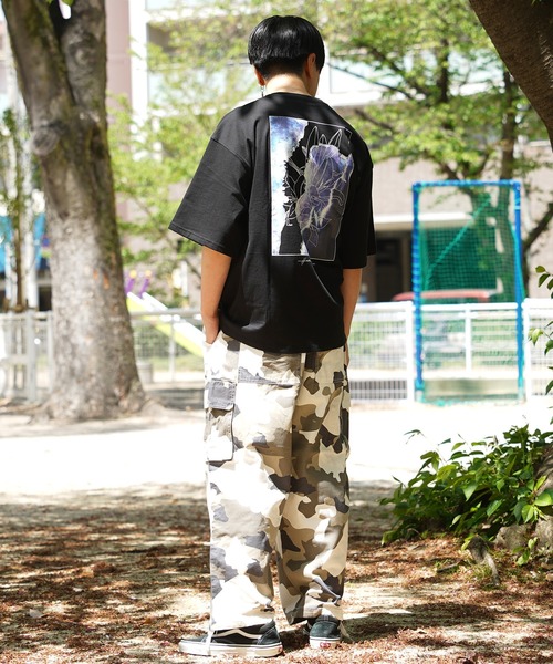 1111clothing(ワンフォークロージング)の「【unisex】水彩画風 フラワー バックプリントTシャツ / ロゴ刺繍 花柄 オーバーサイズ Tシャツ メンズ レディース(Tシャツ/カットソー・メンズ・ブラック系1/ホワイト系1/ホワイト系2/ブラック系2/ホワイト系3/ブラック系3・M/L)」の15枚目の写真