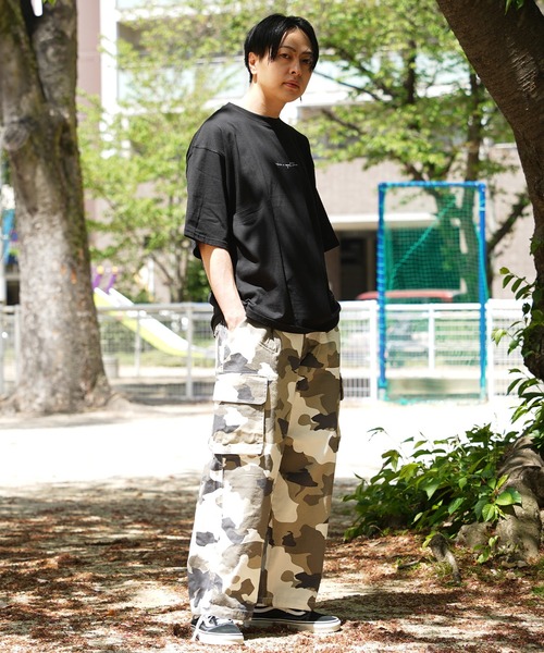 1111clothing(ワンフォークロージング)の「【unisex】水彩画風 フラワー バックプリントTシャツ / ロゴ刺繍 花柄 オーバーサイズ Tシャツ メンズ レディース(Tシャツ/カットソー・メンズ・ブラック系1/ホワイト系1/ホワイト系2/ブラック系2/ホワイト系3/ブラック系3・M/L)」の14枚目の写真