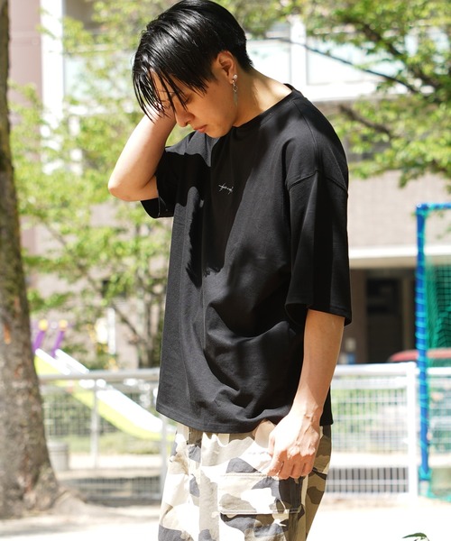 1111clothing(ワンフォークロージング)の「【unisex】水彩画風 フラワー バックプリントTシャツ / ロゴ刺繍 花柄 オーバーサイズ Tシャツ メンズ レディース(Tシャツ/カットソー・メンズ・ブラック系1/ホワイト系1/ホワイト系2/ブラック系2/ホワイト系3/ブラック系3・M/L)」の12枚目の写真