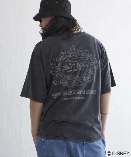 Disney(ディズニー)の「スノーホワイトTシャツ(Tシャツ/カットソー・メンズ・オフホワイト/ブラック/ネイビー・LL/L)」の6枚目の写真