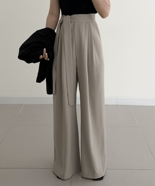 ABITOKYO(アビトーキョー)の「サイドリボンハイウエストセミワイドパンツ(スラックス・レディース・グレイッシュベージュ/ブラック/グリーン・L/M/S)」の4枚目の写真