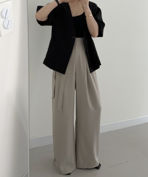 ABITOKYO(アビトーキョー)の「サイドリボンハイウエストセミワイドパンツ(スラックス・レディース・グレイッシュベージュ/ブラック/グリーン・L/M/S)」の8枚目の写真