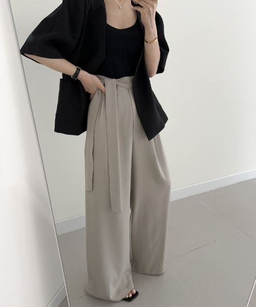 ABITOKYO(アビトーキョー)の「サイドリボンハイウエストセミワイドパンツ(スラックス・レディース・グレイッシュベージュ/ブラック/グリーン・L/M/S)」の9枚目の写真