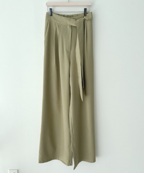ABITOKYO(アビトーキョー)の「サイドリボンハイウエストセミワイドパンツ(スラックス・レディース・グレイッシュベージュ/ブラック/グリーン・L/M/S)」の22枚目の写真