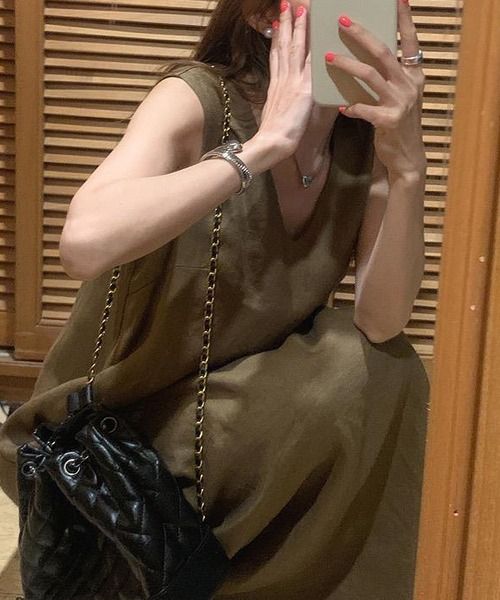MAISON DE THERESE(メゾン ド テレーズ)の「ノースリーブVネックワンピース(ワンピース・レディース・ブラウン/ブルー・M/L)」の6枚目の写真