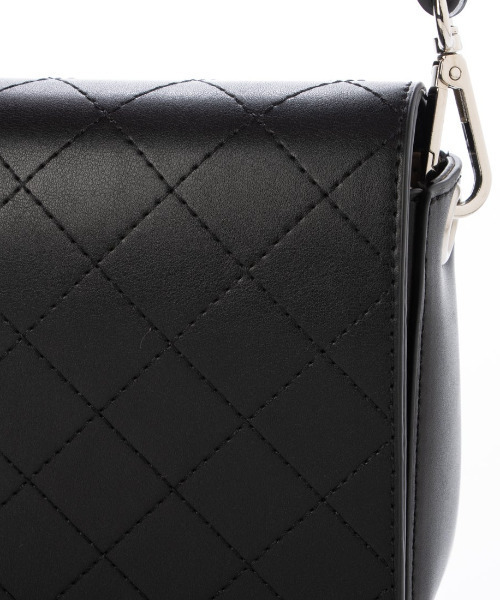 cache cache(カシュ カシュ)の「カシュカシュ cachecache / キルティングフラップ2WAYショルダーバッグ(ショルダーバッグ・レディース・ブラック/イエロー・FREE)」の7枚目の写真