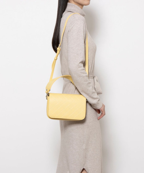 cache cache(カシュ カシュ)の「カシュカシュ cachecache / キルティングフラップ2WAYショルダーバッグ(ショルダーバッグ・レディース・ブラック/イエロー・FREE)」の15枚目の写真