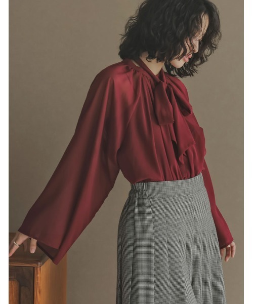 Re:EDIT（リエディ）の「[オケージョン セレモニー]シアービジュー＆シフォンボウタイ付きブラウス（シャツ/ブラウス・レディース・ホワイト系その他/レッド系その他/キャメル/ブラック系その他/ブルー/ブラック/アイボリー・LARGE/MEDIUM）」の20枚目の写真