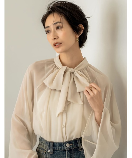 Re:EDIT（リエディ）の「[オケージョン セレモニー]シアービジュー＆シフォンボウタイ付きブラウス（シャツ/ブラウス・レディース・ホワイト系その他/レッド系その他/キャメル/ブラック系その他/ブルー/ブラック/アイボリー・LARGE/MEDIUM）」の10枚目の写真