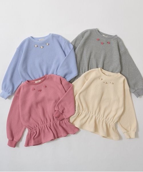 Lycee mine(リセマイン)の「【ふわふワッフル】お花付きペプラムトップス(スウェット・キッズ・トップグレー/アイボリー/ブルーグレー/ピンク・100cm/110cm/120cm/130cm/140cm/150cm)」の14枚目の写真