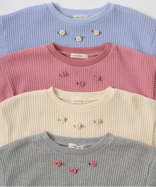 Lycee mine(リセマイン)の「【ふわふワッフル】お花付きペプラムトップス(スウェット・キッズ・トップグレー/アイボリー/ブルーグレー/ピンク・100cm/110cm/120cm/130cm/140cm/150cm)」の18枚目の写真