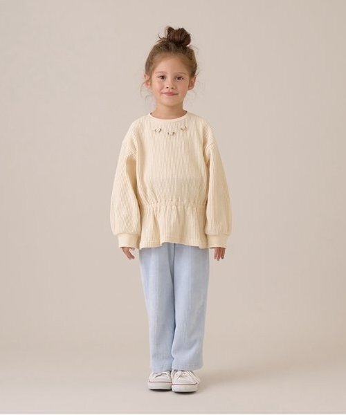 Lycee mine(リセマイン)の「【ふわふワッフル】お花付きペプラムトップス(スウェット・キッズ・トップグレー/アイボリー/ブルーグレー/ピンク・100cm/110cm/120cm/130cm/140cm/150cm)」の5枚目の写真