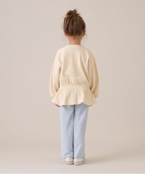 Lycee mine(リセマイン)の「【ふわふワッフル】お花付きペプラムトップス(スウェット・キッズ・トップグレー/アイボリー/ブルーグレー/ピンク・100cm/110cm/120cm/130cm/140cm/150cm)」の6枚目の写真
