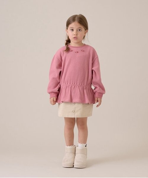 Lycee mine(リセマイン)の「【ふわふワッフル】お花付きペプラムトップス(スウェット・キッズ・トップグレー/アイボリー/ブルーグレー/ピンク・100cm/110cm/120cm/130cm/140cm/150cm)」の7枚目の写真