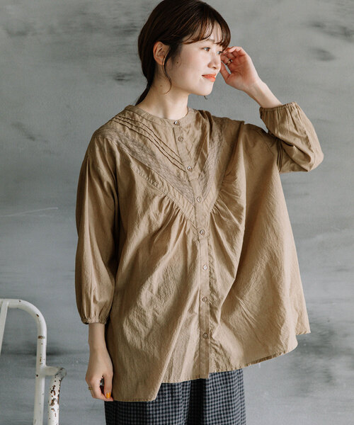 POU DOU DOU(プードゥドゥ)の「<made in INDIA>ピンタックレースブラウス(シャツ/ブラウス・レディース・オフホワイト/モカ/ブラック・M)」の4枚目の写真