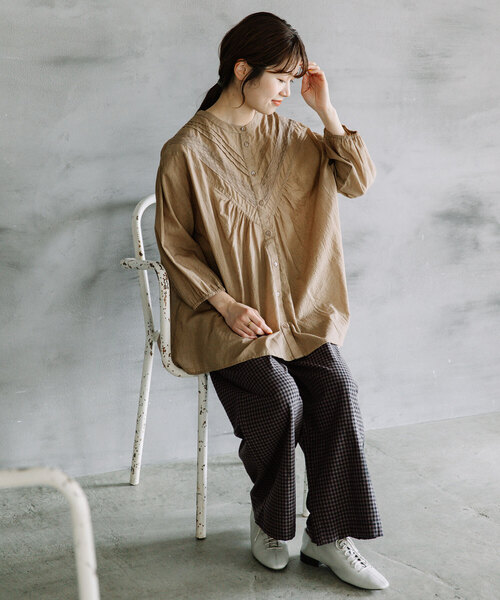 POU DOU DOU(プードゥドゥ)の「<made in INDIA>ピンタックレースブラウス(シャツ/ブラウス・レディース・オフホワイト/モカ/ブラック・M)」の8枚目の写真