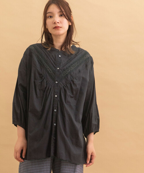 POU DOU DOU(プードゥドゥ)の「<made in INDIA>ピンタックレースブラウス(シャツ/ブラウス・レディース・オフホワイト/モカ/ブラック・M)」の17枚目の写真