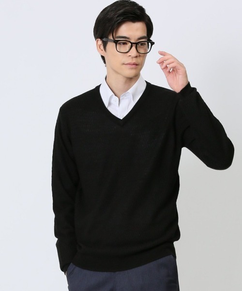 Alexander Julian（アレキサンダージュリアン）の「【ウォッシャブル】アレキサンダージュリアン  ウール混 ジャガード Vネックニット（ニット/セーター・メンズ・ブラック/イエロー/グレー系その他2・LARGE/MEDIUM/X-LARGE）」の2枚目の写真