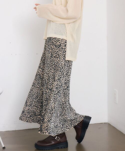 RETRO GIRL（レトロガール）の「【新色追加】ベロア細プリーツSK（スカート・レディース・ライトグレー/ブラック/ブラウン系その他/ブラウン・FREE）」の7枚目の写真