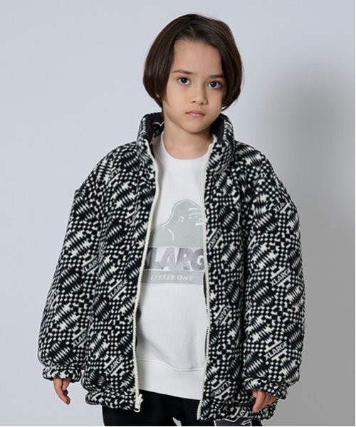 XLARGE KIDS（エクストララージキッズ）の「スランテッドOGゴリラ刺しゅうトレーナー（スウェット・キッズ・ブラック/ホワイト/レッド/イエロー・80ｃｍ/90cm/100cm/110cm/120cm/130cm/140cm）」の13枚目の写真
