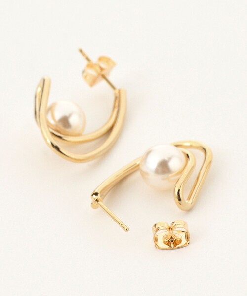 B:MING by BEAMS(ビーミングバイビームス)の「レイヤーライン パール ピアス(ピアス(両耳用)・レディース・ゴールド・ONE SIZE)」の2枚目の写真