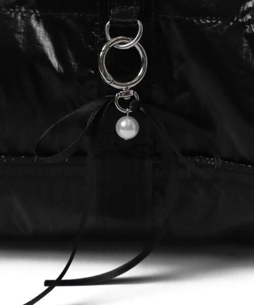 WEGO(ウィゴー)の「WEGO/サテンリボンチャーム付きボストンバッグ(ショルダーバッグ・レディース・シルバー/ピンク/ブラック・FREE)」の13枚目の写真