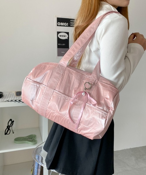 WEGO(ウィゴー)の「WEGO/サテンリボンチャーム付きボストンバッグ(ショルダーバッグ・レディース・シルバー/ピンク/ブラック・FREE)」の2枚目の写真