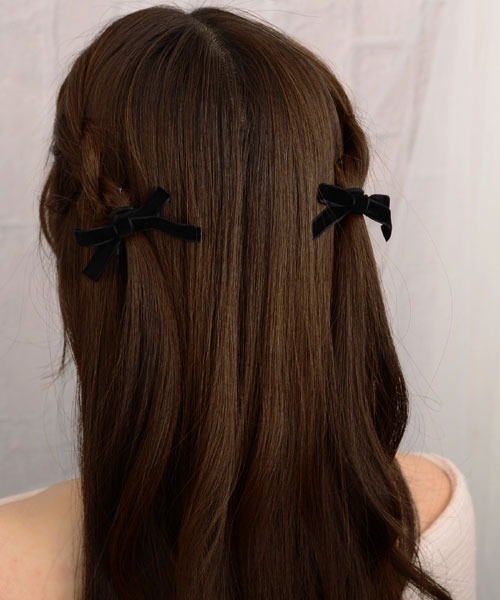 TONE SELECT GOODS(トーンセレクトグッズ)の「【float】ベロア ミニリボン ヘアゴム【2個セット】(ヘアゴム・レディース・ブラック・FREE)」の1枚目の写真